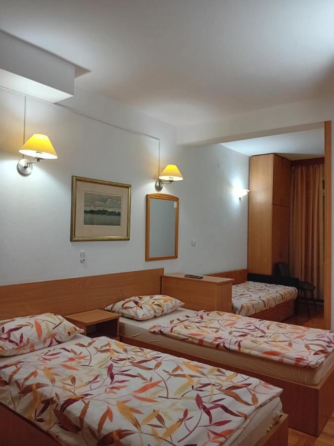 Vila Centar 特雷比涅 外观 照片
