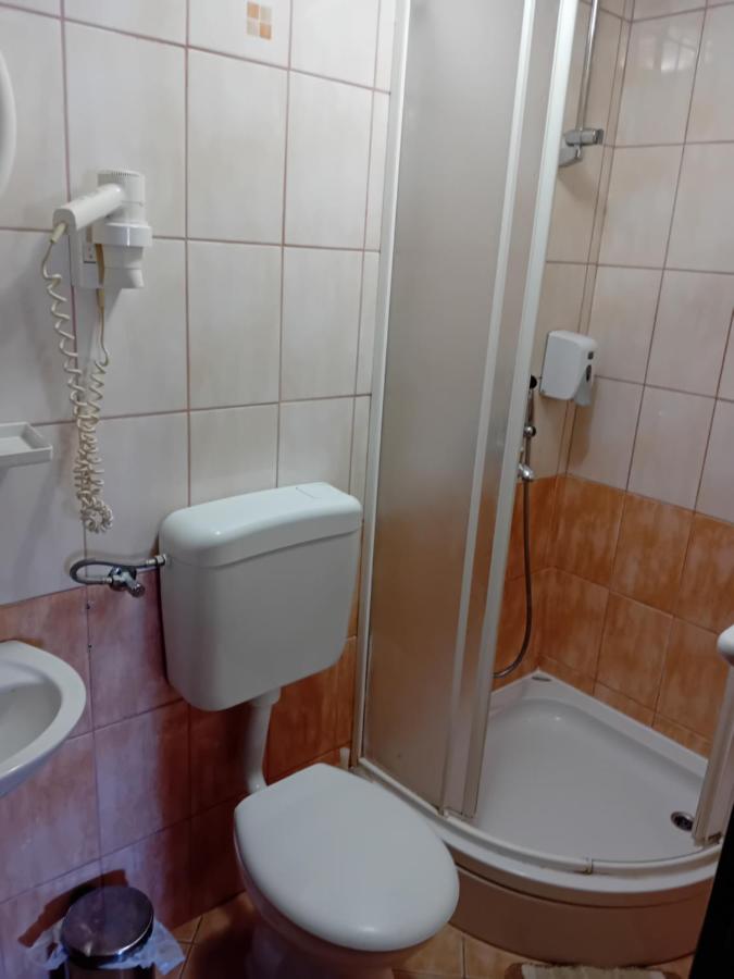 Vila Centar 特雷比涅 外观 照片