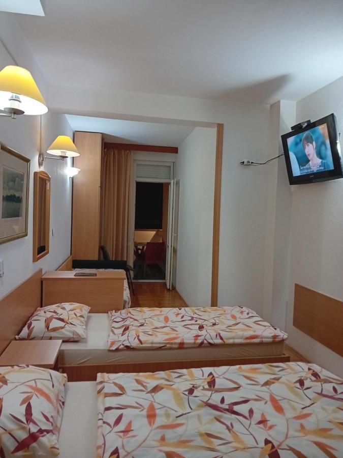Vila Centar 特雷比涅 外观 照片