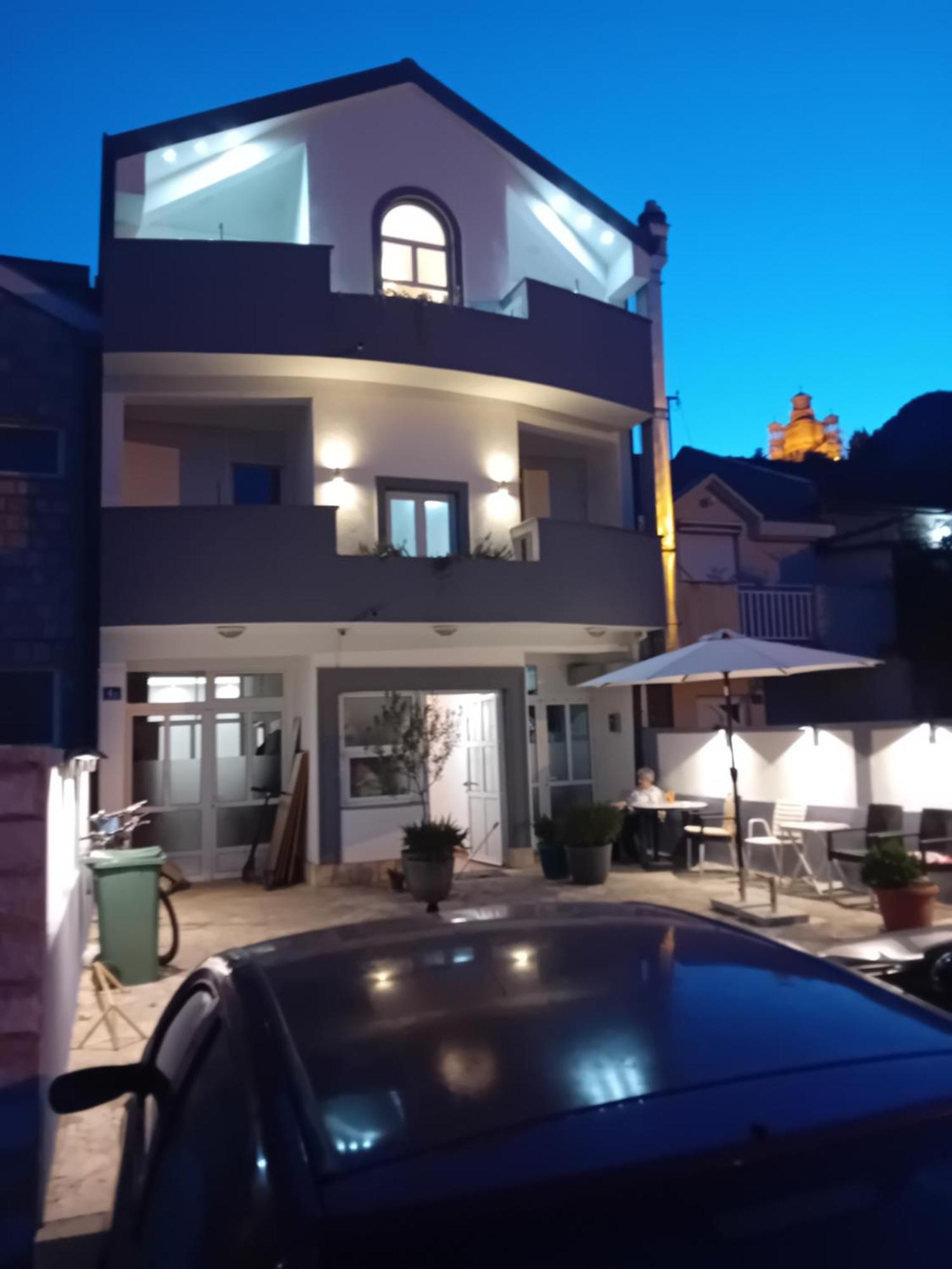Vila Centar 特雷比涅 外观 照片